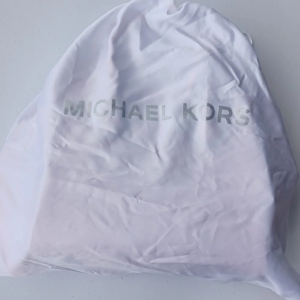 Michael Kors NWT Mercer Medium Belted Satchel - Picture 13 of 13